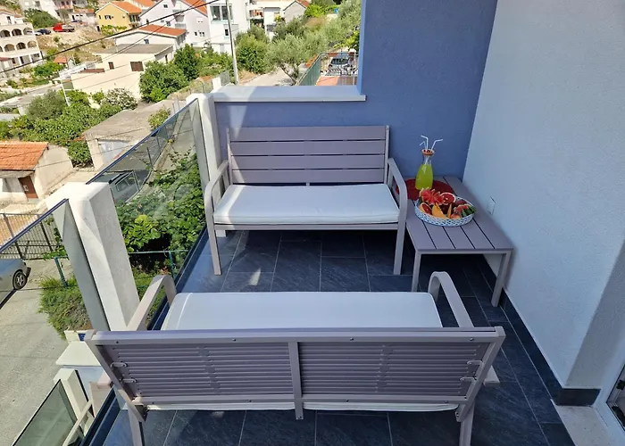 Apartmán With Sea View In *