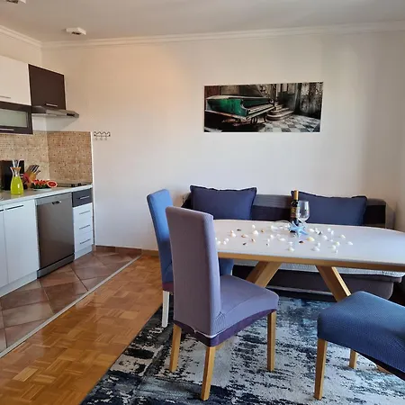 Apartment With Sea View In Trogir
