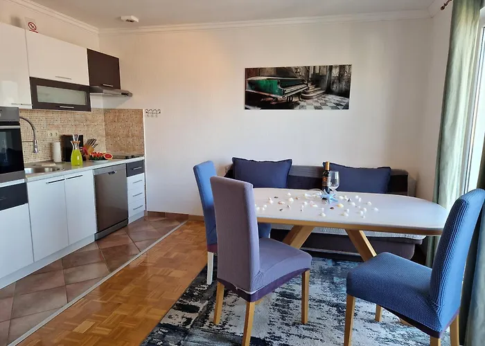 Apartment With Sea View In Trogir